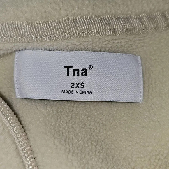 TNA Aritzia Womens Cream Fleece 1/2‎ Zip Cropped Pullover Jacket 2XS XXS - Picture 4 of 5